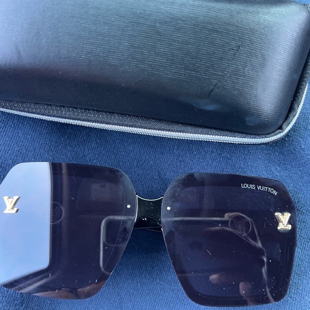 Louis Vuitton Black Rimless Sunglasses Modern Design